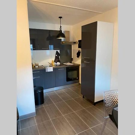 Le 12 Du Temple - Plein Coeur Centre Ville, Residence Privee, 5Mn Gare Sncf, Wifi Et Netflix Niort Exterior photo