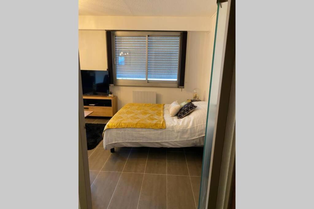 Le 12 Du Temple - Plein Coeur Centre Ville, Residence Privee, 5Mn Gare Sncf, Wifi Et Netflix Niort Exterior photo